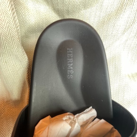 Coveted Hermès Brand New, Unworn Men\'s Chypre sandals - Black - Size 43.5 main image 8